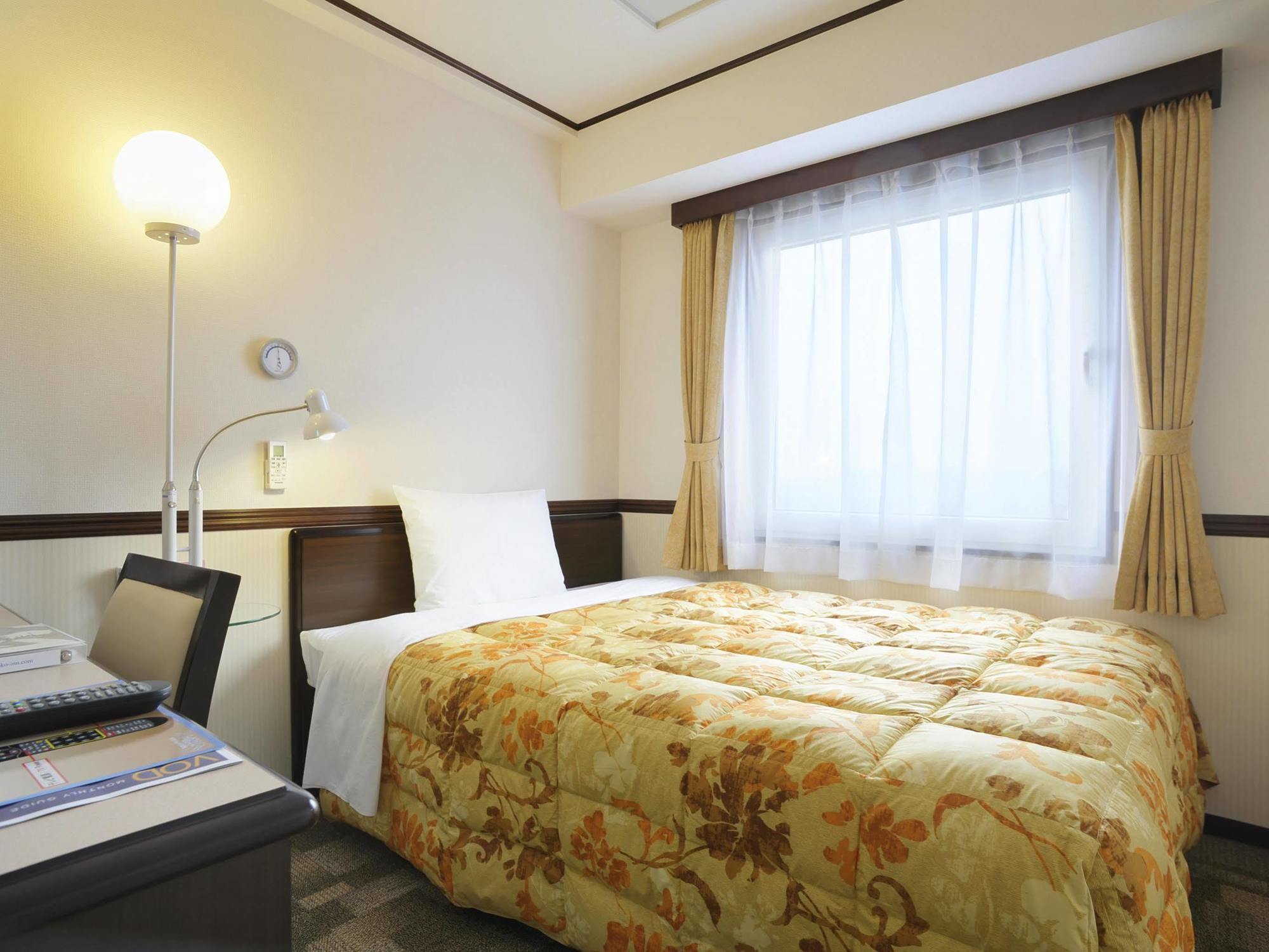 Toyoko Inn Osaka Namba Nippombashi Exteriör bild